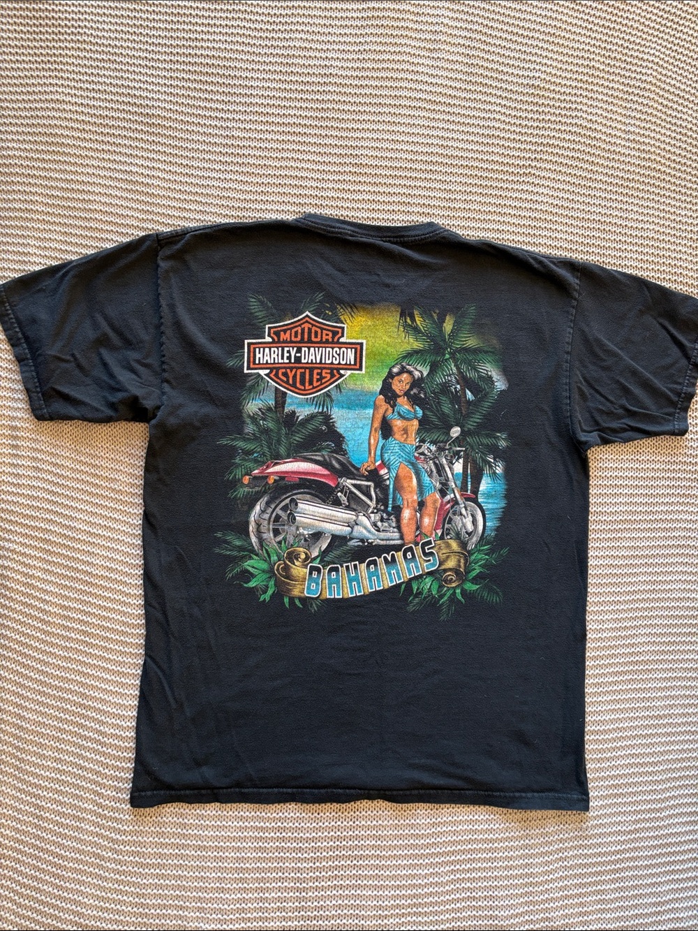 Vintage Harley Davidson Bahamas Pin-Up Biker Shirt